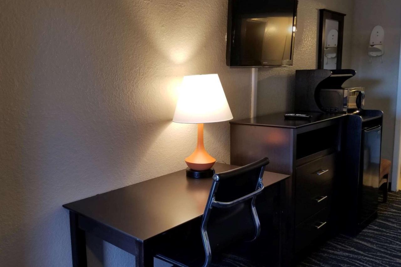Howard Johnson By Wyndham Houston Hobby Airport Zewnętrze zdjęcie